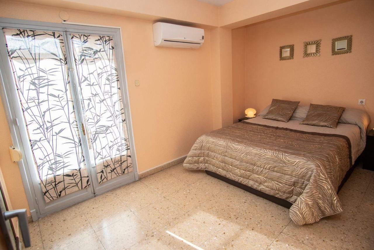 Apartamento Comodo A 10 Min Del Centro Alicante Luaran gambar